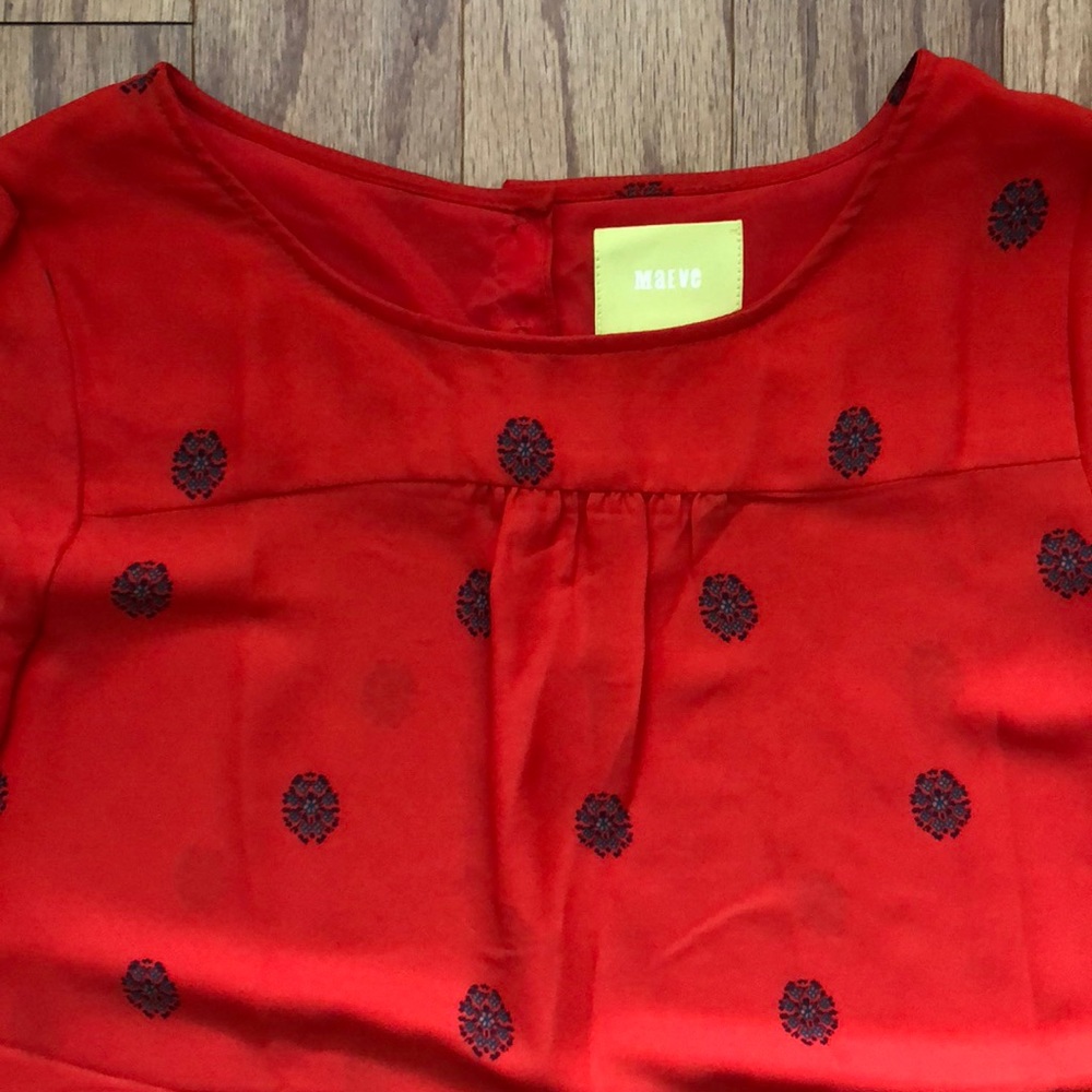 Beautiful patterned top - Picture 2 of 3